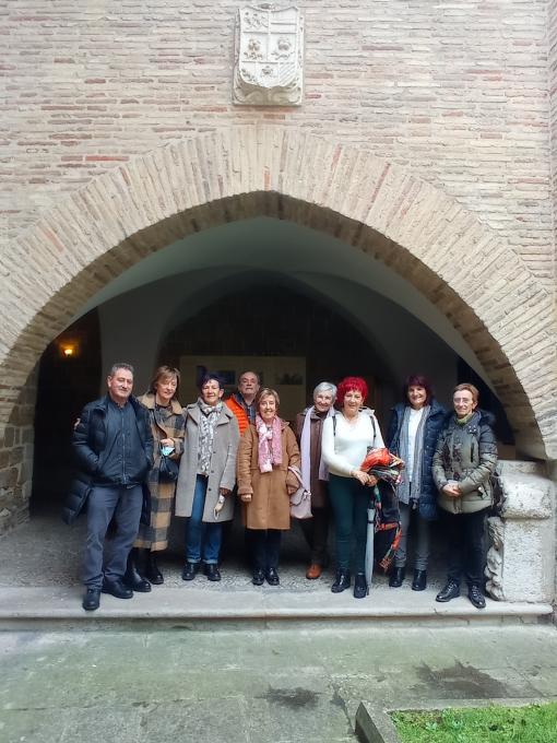 Visitantes de Pamplona y Villava que han visitado esta mañana la Cámara de Comptos.