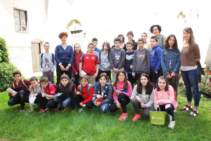 Un grupo de alumnos y alumnas de Araxes Eskola, de Betelu, de visita en la Cámara de Comptos