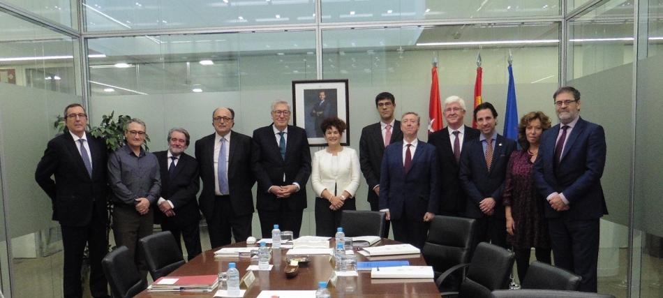 Los presidentes de los tribunales de cuentas autonómicos, tras la reunión en Madrid.