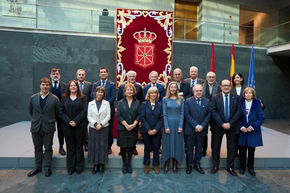 Nafarroako Kontseiluaren 25. urteurreneko ekitaldian parte hartu duten hizlariak.