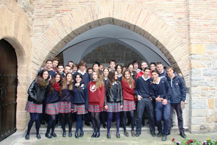 Un grupo de alumnos de San Cernin visita la Cámara de Comptos