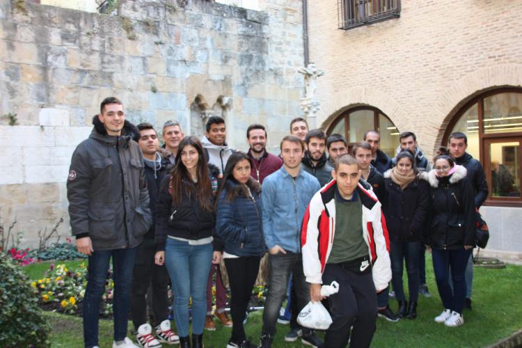 Alumnos/as de Cuatrovientos, de visita en la Cámara de Comptos